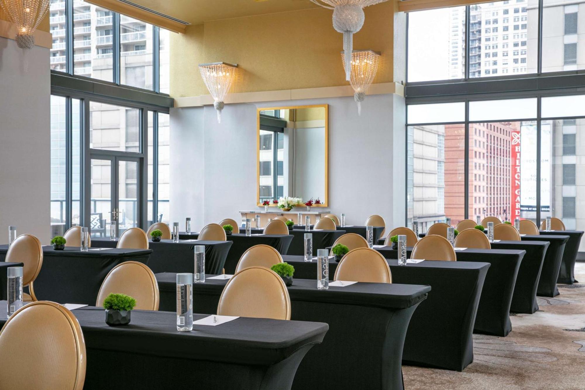 The Royal Sonesta Chicago River North Exterior foto